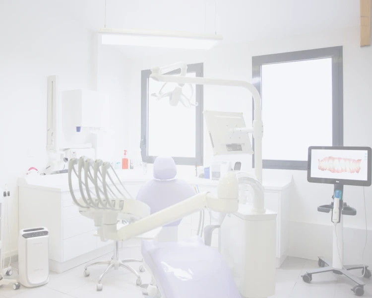 Salle de soins dentaires pour le traitement esthétique à Montigny sur Cormeilles